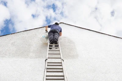 Peinture extérieure à Saint-Just-sur-Dive — façades et ravalement